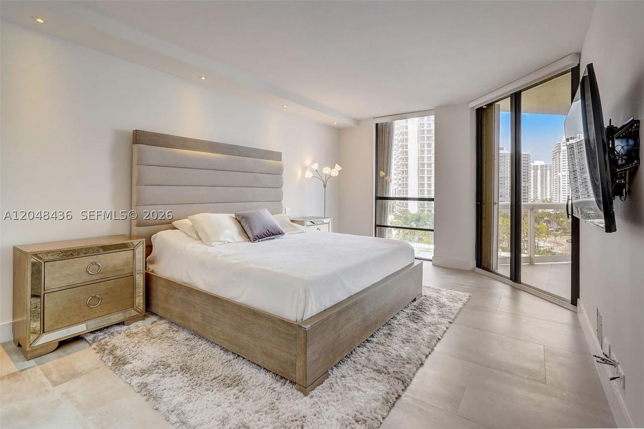 Real estate property located at 20191 Country Club Dr #802, Miami-dade, Terraces North Turnberry, Aventura, FL