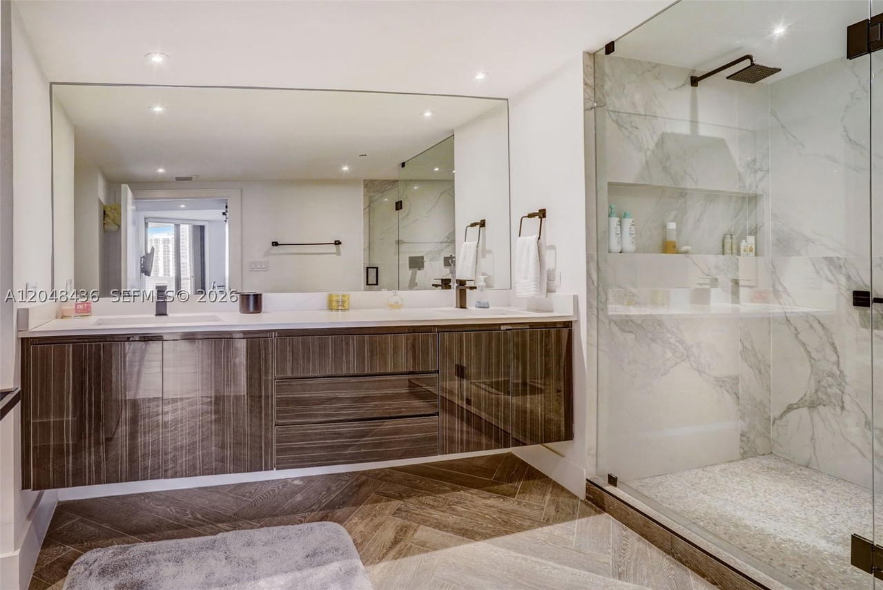 Real estate property located at 20191 Country Club Dr #802, Miami-dade, Terraces North Turnberry, Aventura, FL