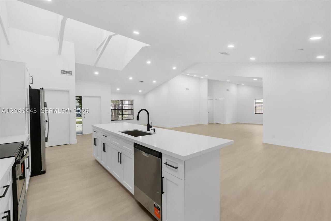 Real estate property located at 7428 49th Ct, Broward, Boulevard Woods North, Lauderhill, FL
