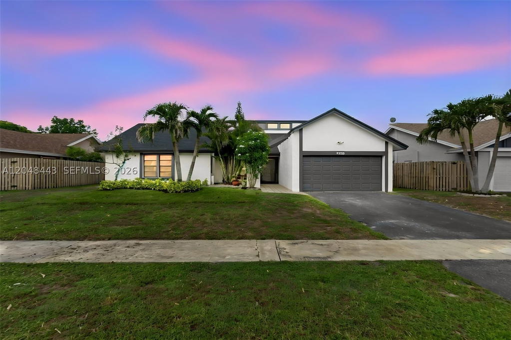 Real estate property located at 7428 49th Ct, Broward, Boulevard Woods North, Lauderhill, FL