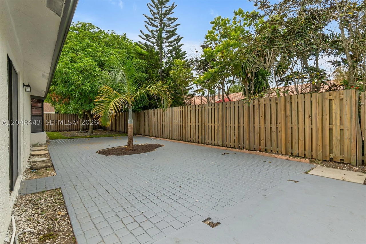 Real estate property located at 7428 49th Ct, Broward, Boulevard Woods North, Lauderhill, FL