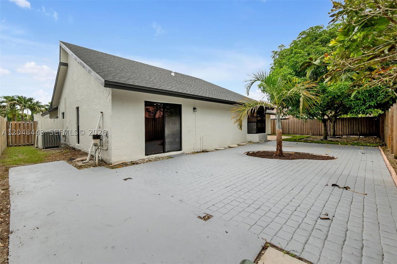 Real estate property located at 7428 49th Ct, Broward, Boulevard Woods North, Lauderhill, FL