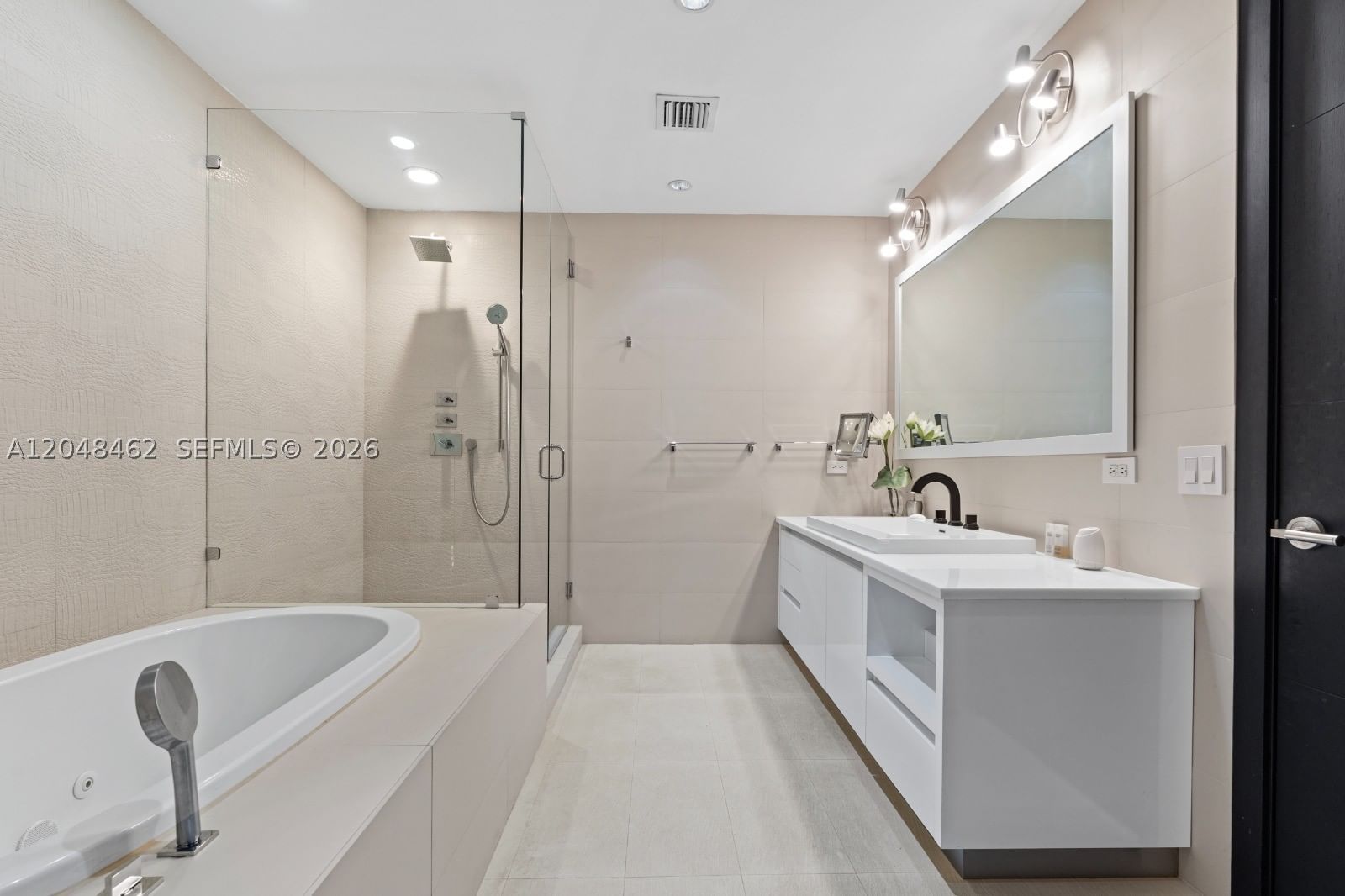Real estate property located at 1425 Brickell Ave #42E, Miami-dade, Millennium Tower Residence, Miami, FL