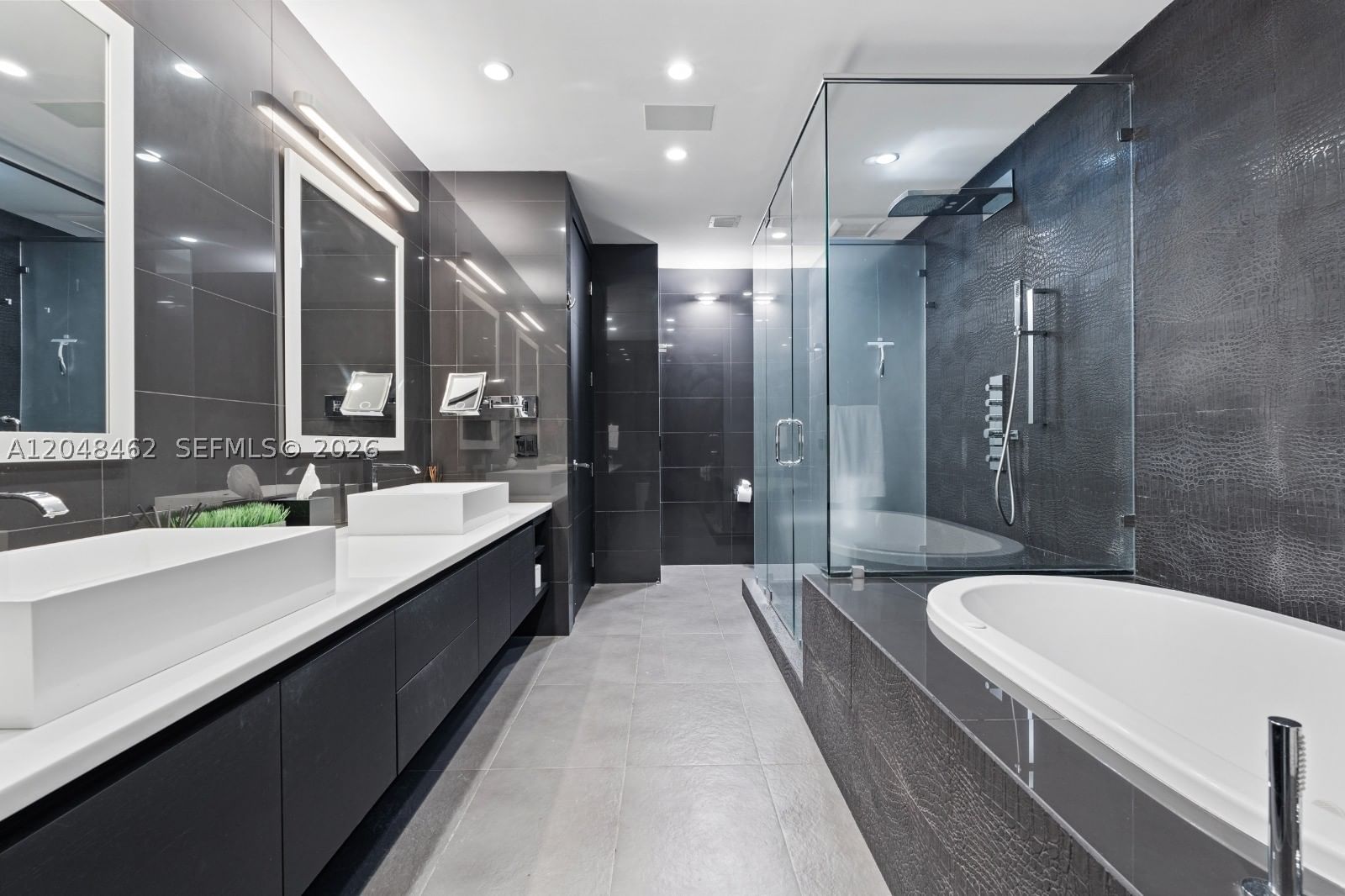 Real estate property located at 1425 Brickell Ave #42E, Miami-dade, Millennium Tower Residence, Miami, FL