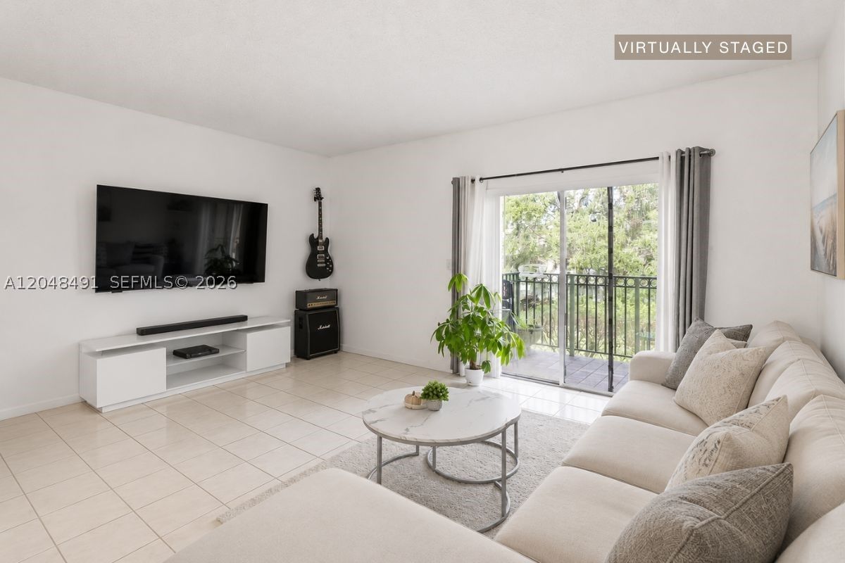 Real estate property located at 10014 Hammocks Blvd #204-4, Miami-dade, Blossoms At The Hammocks, Miami, FL