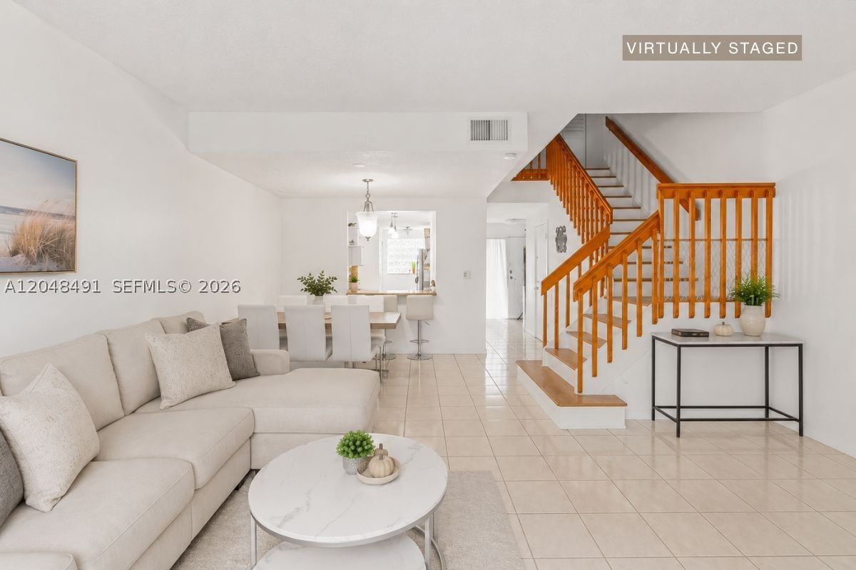 Real estate property located at 10014 Hammocks Blvd #204-4, Miami-dade, Blossoms At The Hammocks, Miami, FL
