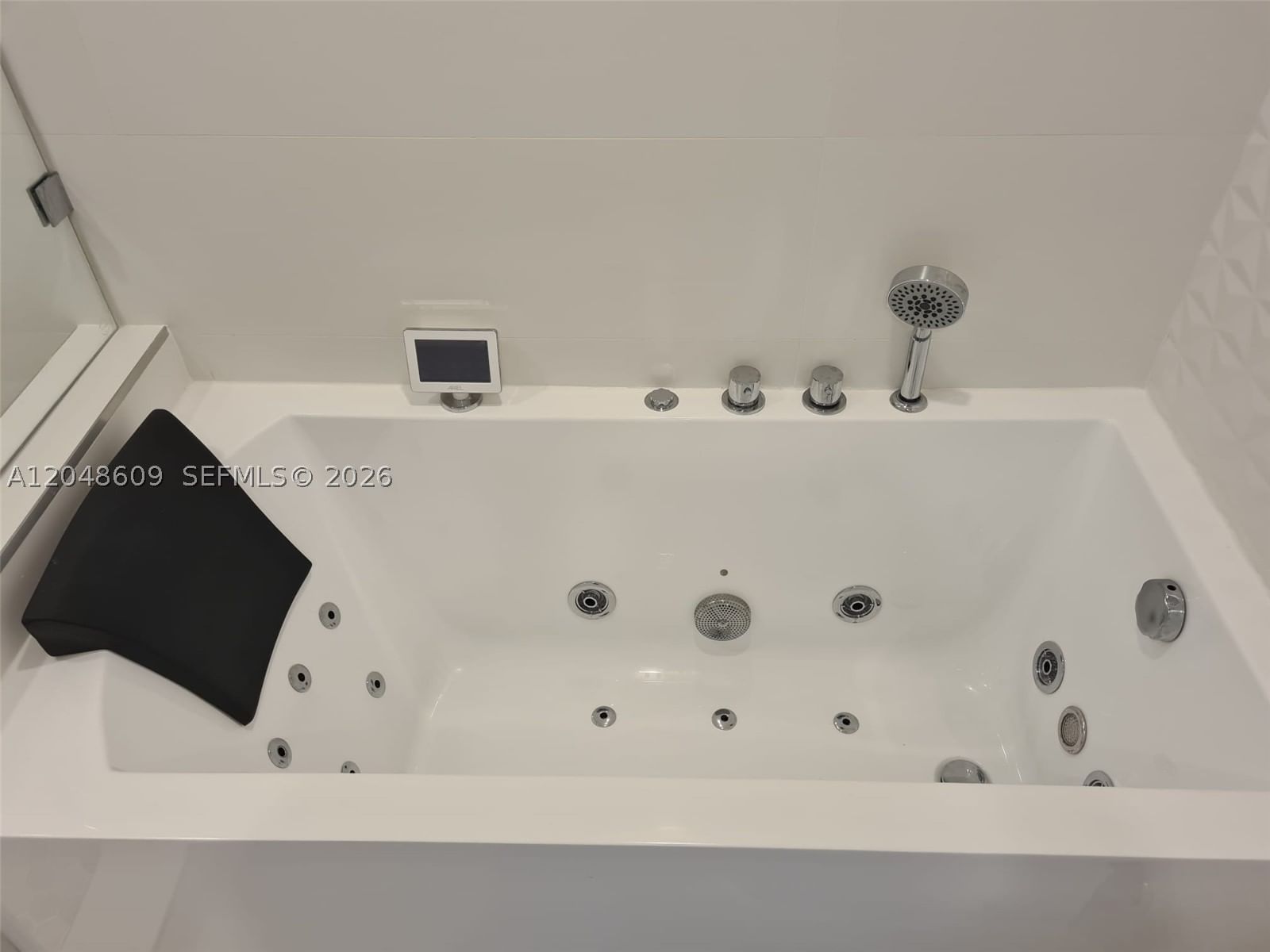 Real estate property located at 3001 Ocean Dr #721, Broward, Residences On Hollywood B, Hollywood, FL