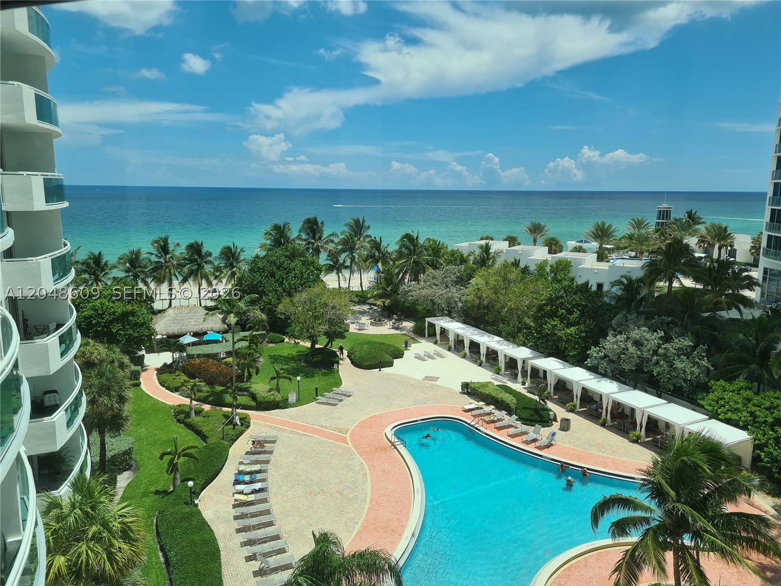 Real estate property located at 3001 Ocean Dr #721, Broward, Residences On Hollywood B, Hollywood, FL
