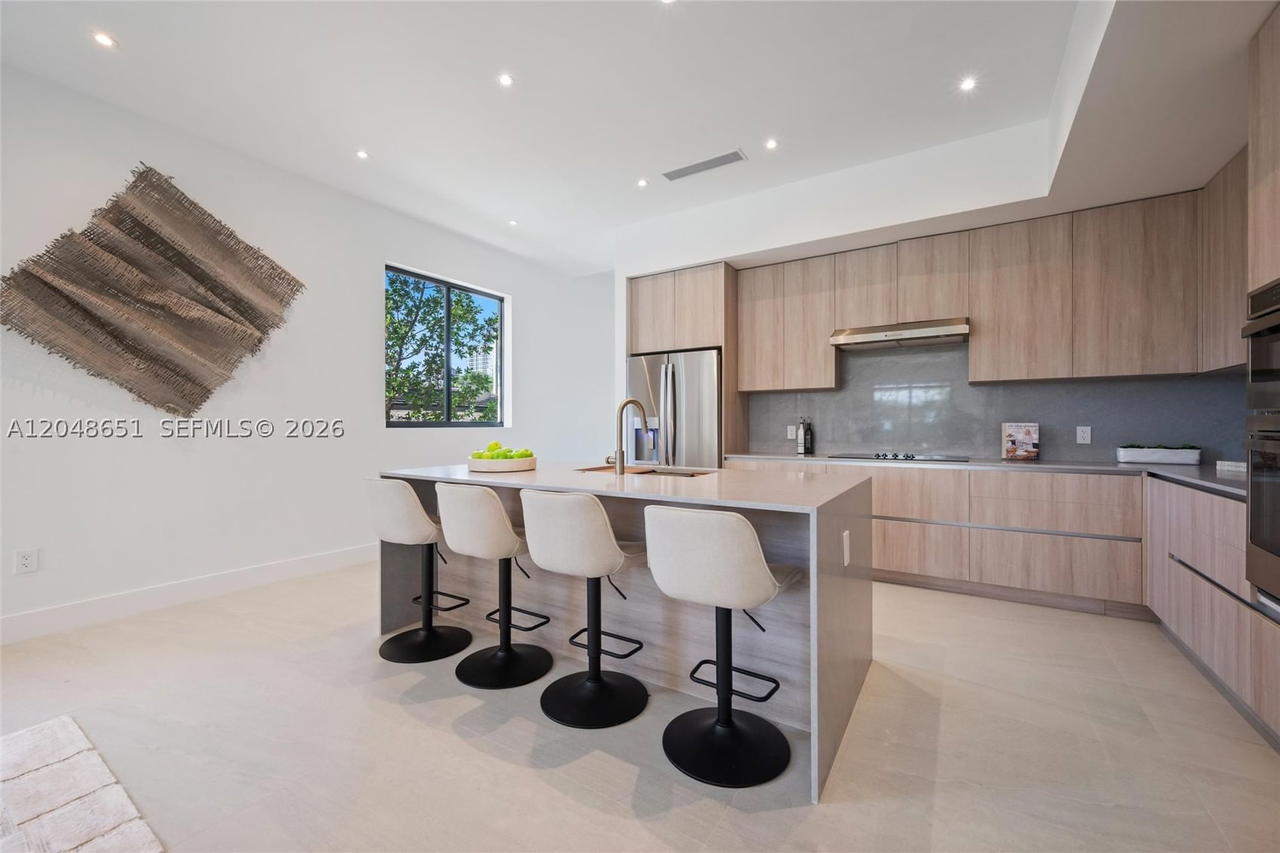 Real estate property located at 2787 34th Ave, Miami-dade, Silver Bluff Gardens, Miami, FL