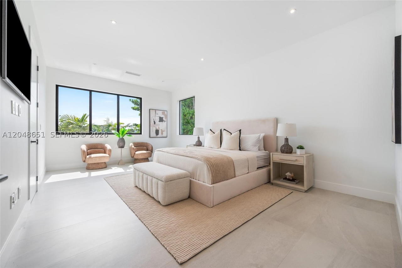 Real estate property located at 2787 34th Ave, Miami-dade, Silver Bluff Gardens, Miami, FL