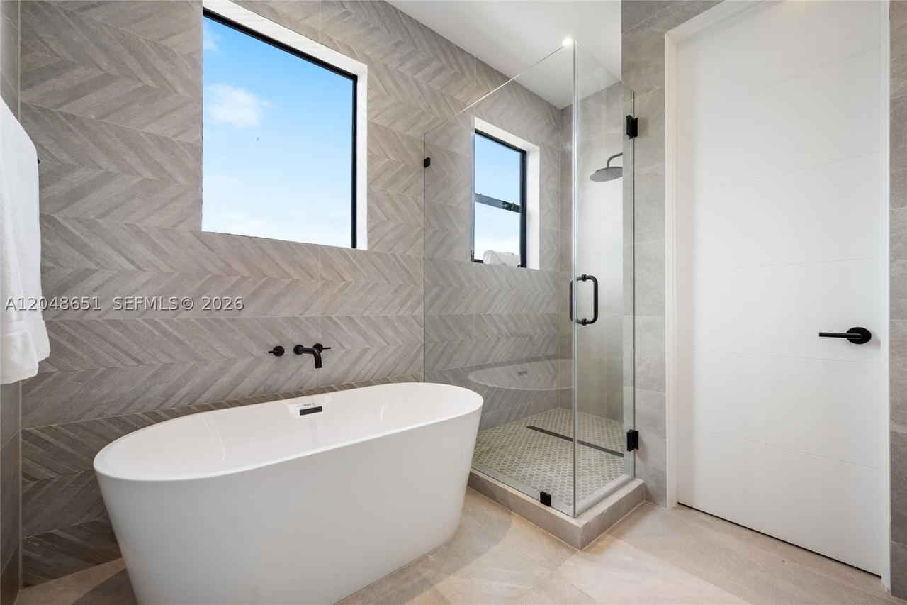 Real estate property located at 2787 34th Ave, Miami-dade, Silver Bluff Gardens, Miami, FL
