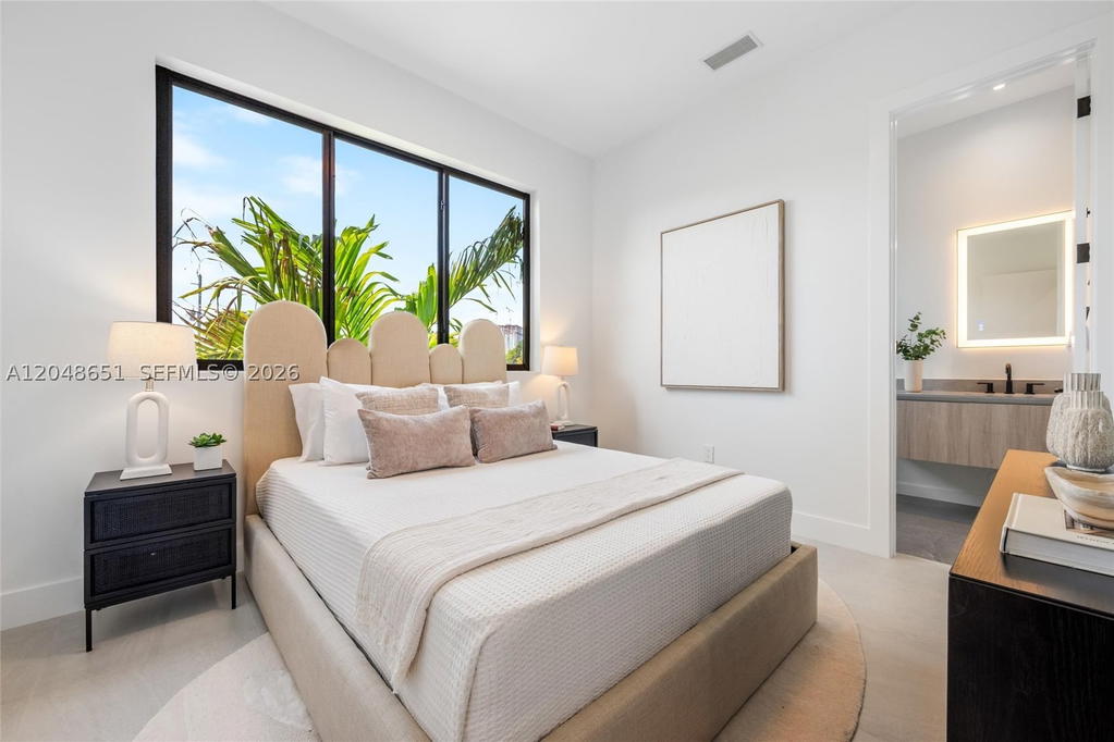 Real estate property located at 2787 34th Ave, Miami-dade, Silver Bluff Gardens, Miami, FL