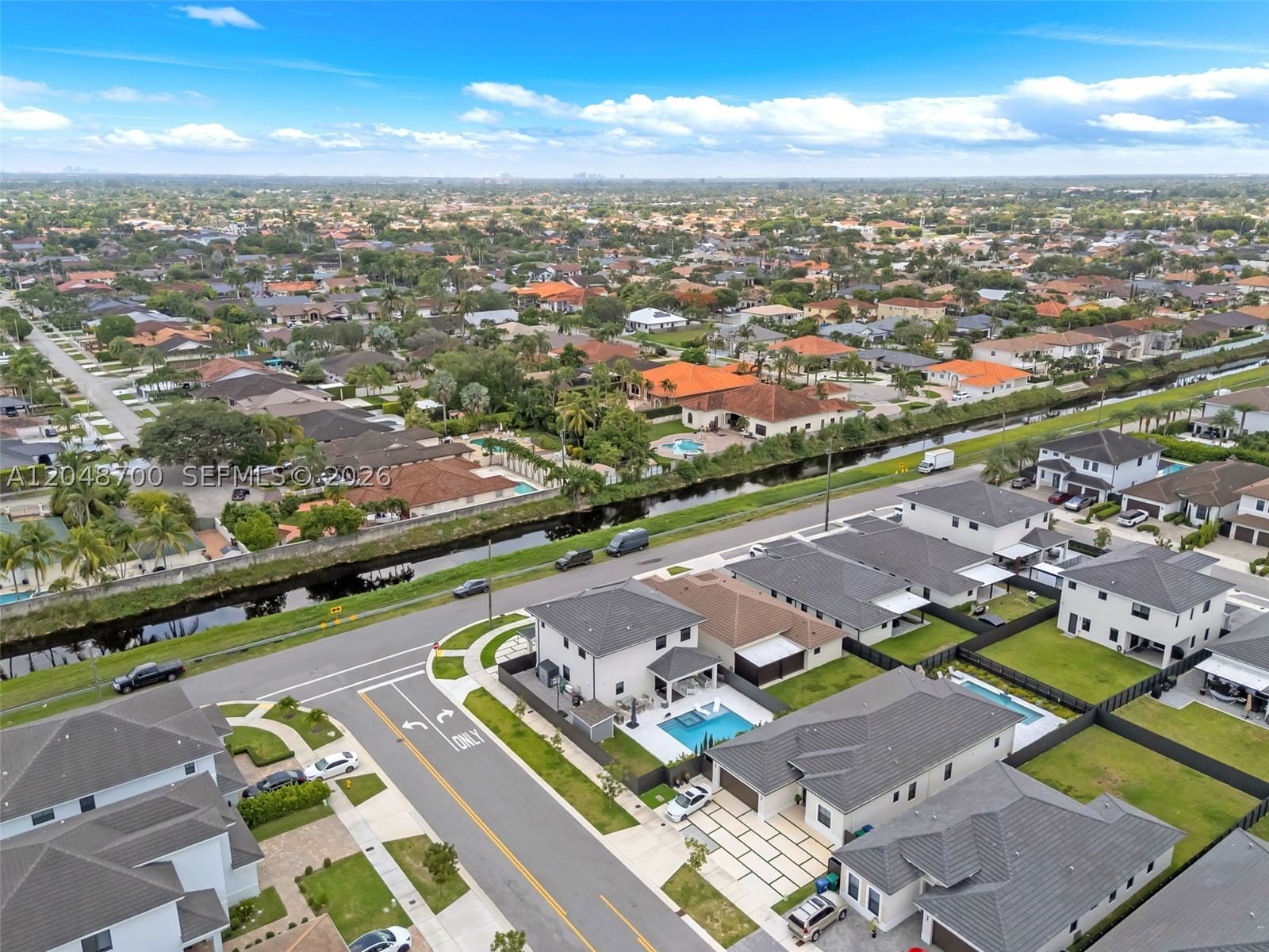 Real estate property located at 1810 144th Ave, Miami-dade, J G Heads Farms Sub, Miami, FL