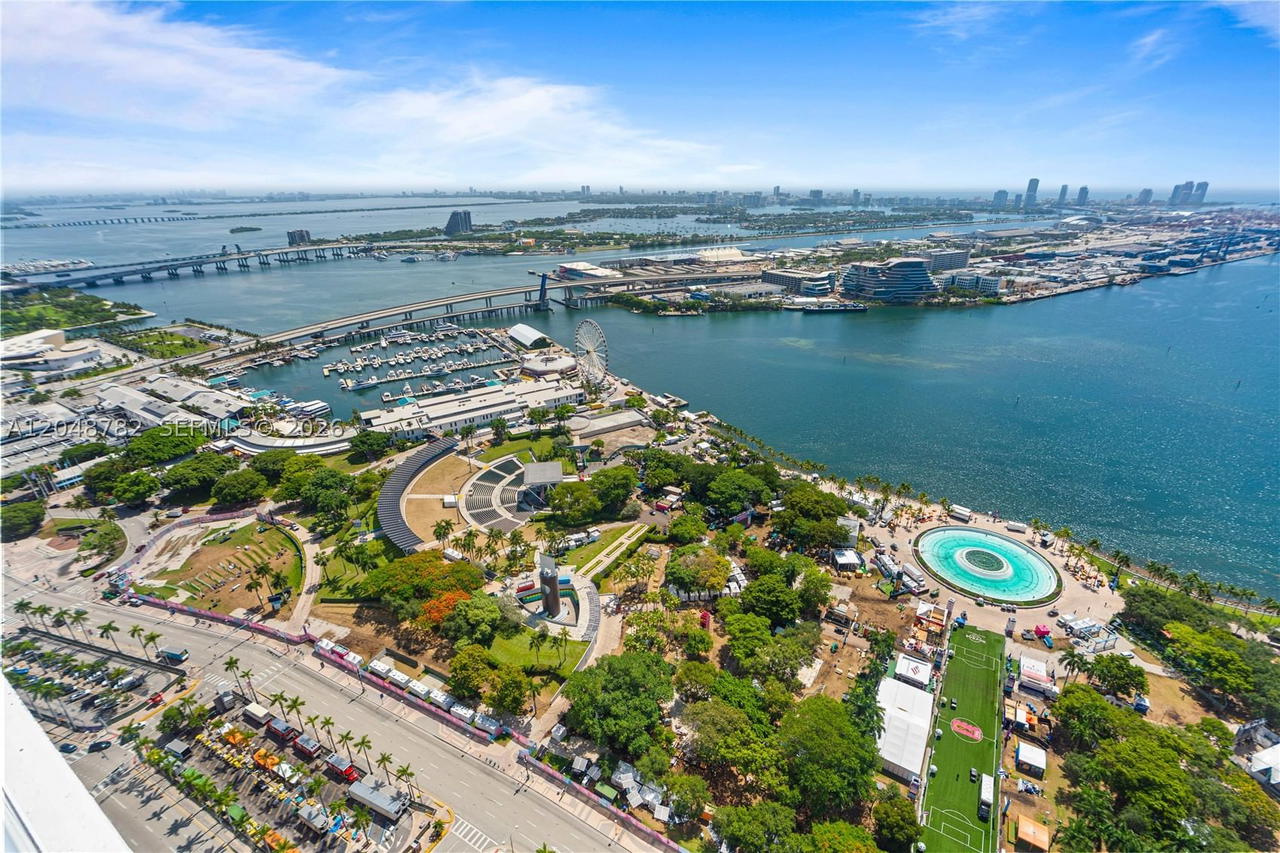 Real estate property located at 50 Biscayne Blvd #5210, Miami-dade, 50 Biscayne, Miami, FL