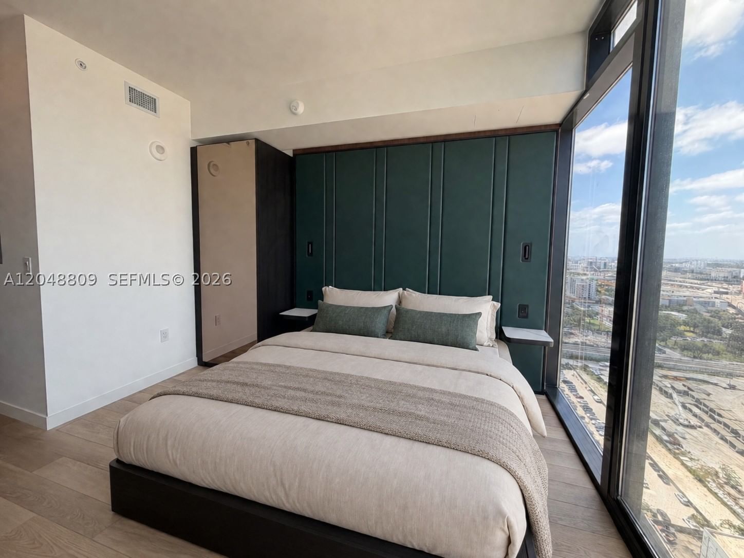 Real estate property located at 20 11th #2703B, Miami-dade, E11even Hotel & Residences, Miami, FL