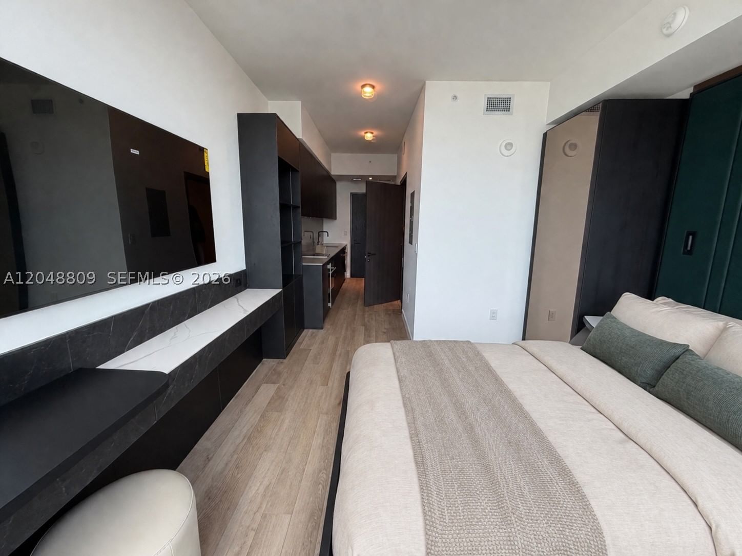 Real estate property located at 20 11th #2703B, Miami-dade, E11even Hotel & Residences, Miami, FL