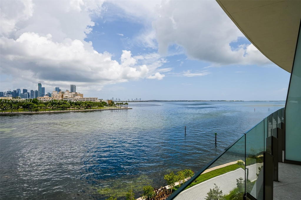 Real estate property located at 5 Grove Isle Dr L404, Miami-dade, Vita At Grove Isle Condo, Coconut Grove, FL