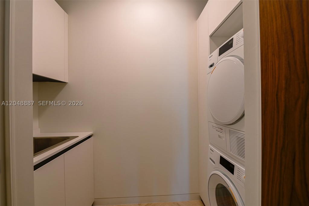 Real estate property located at 5 Grove Isle Dr L404, Miami-dade, Vita At Grove Isle Condo, Coconut Grove, FL