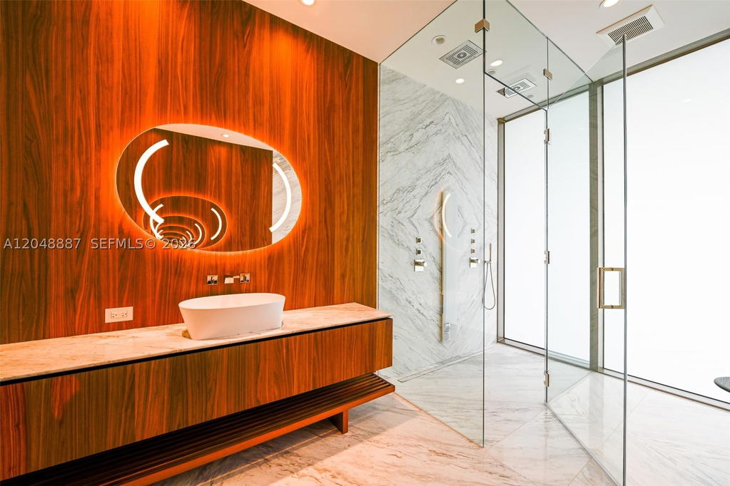 Real estate property located at 5 Grove Isle Dr L404, Miami-dade, Vita At Grove Isle Condo, Coconut Grove, FL