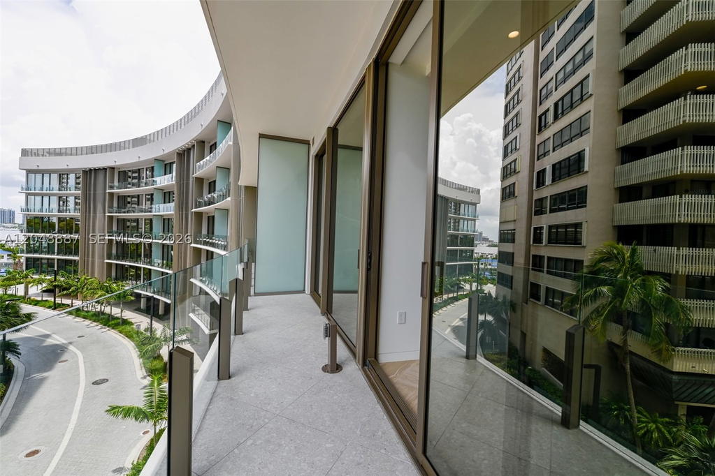 Real estate property located at 5 Grove Isle Dr L404, Miami-dade, Vita At Grove Isle Condo, Coconut Grove, FL