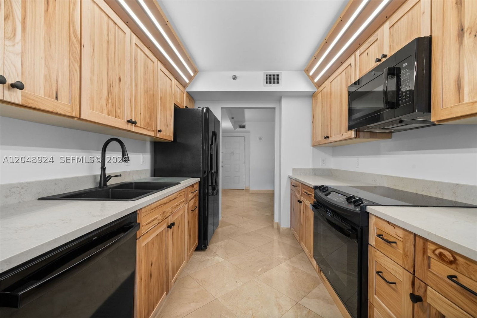 Real estate property located at 1201 Ocean Dr #410S, Broward, Summit Condo, Hollywood, FL