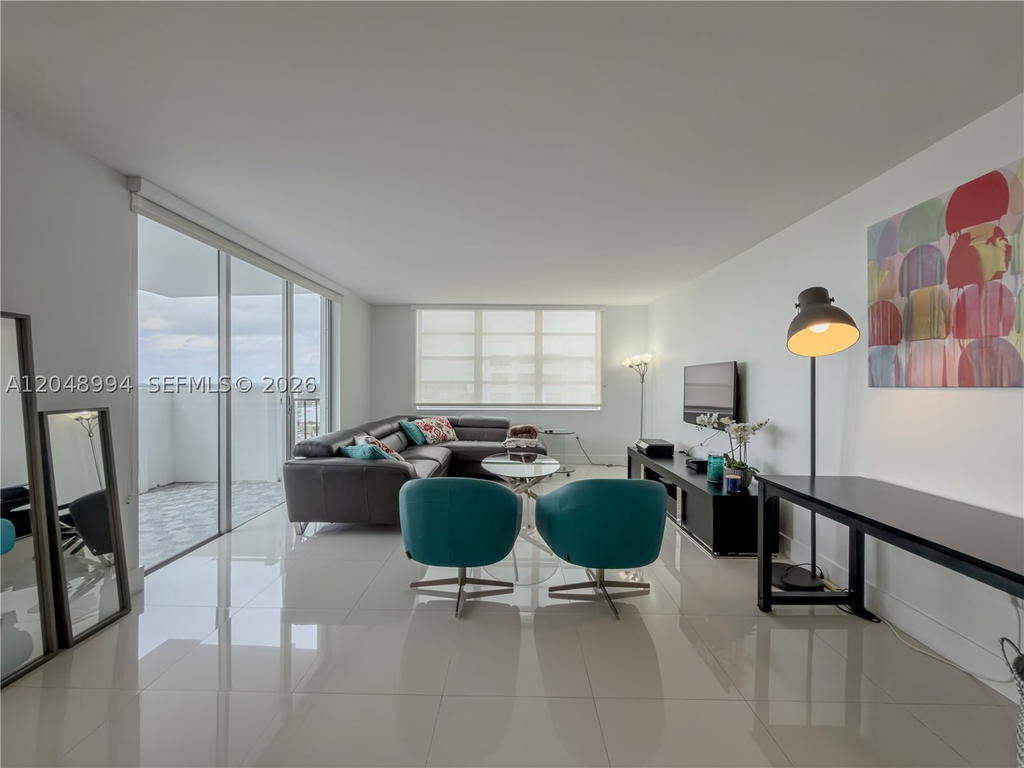 Real estate property located at 2750 183rd St #2108, Miami-dade, Commodore Plaza Condo, Aventura, FL