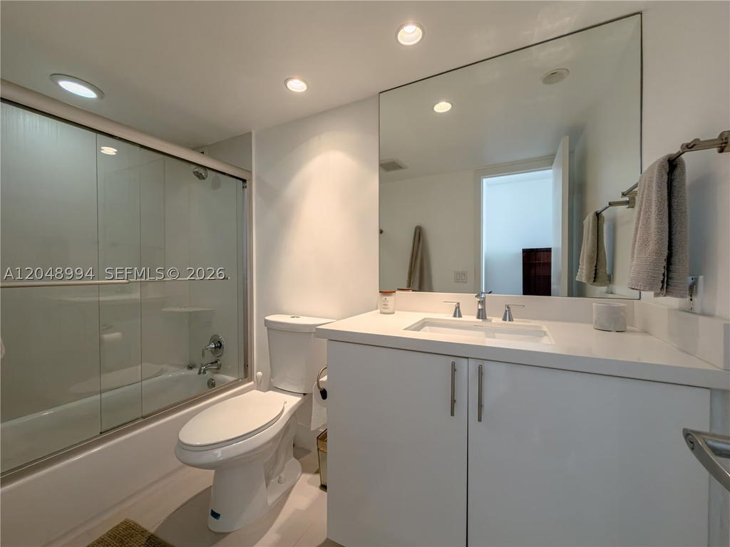 Real estate property located at 2750 183rd St #2108, Miami-dade, Commodore Plaza Condo, Aventura, FL
