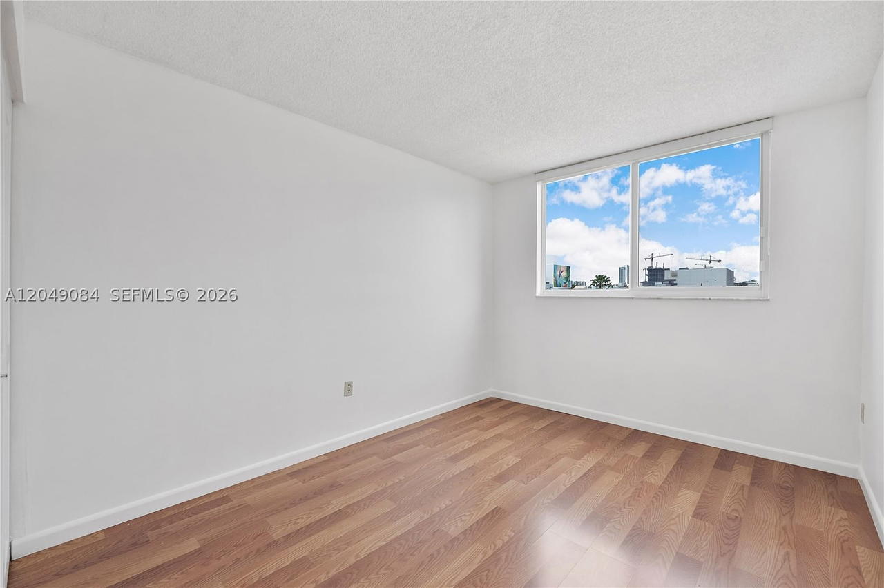 Real estate property located at 1666 West Ave #404, Miami-dade, West Bay Gardens Condo, Miami Beach, FL