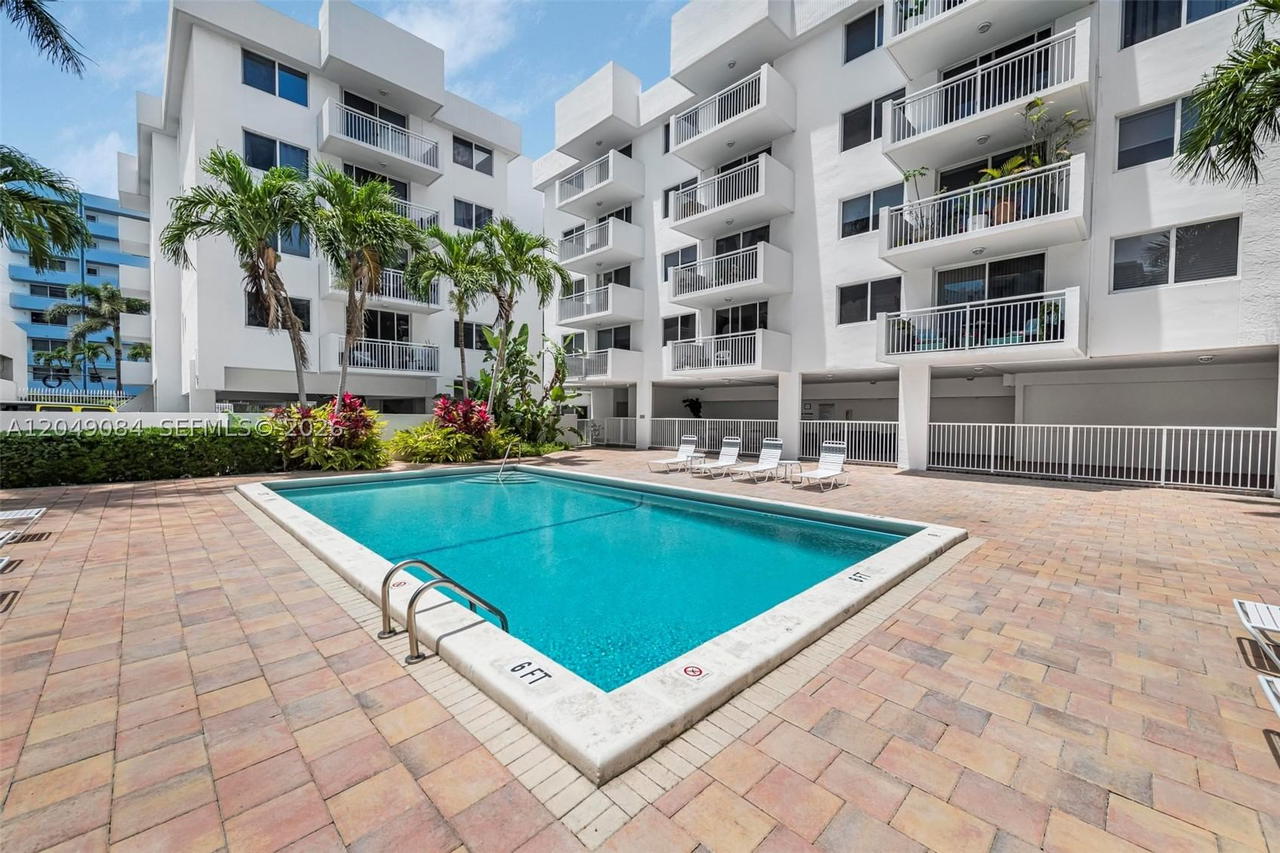 Real estate property located at 1666 West Ave #404, Miami-dade, West Bay Gardens Condo, Miami Beach, FL