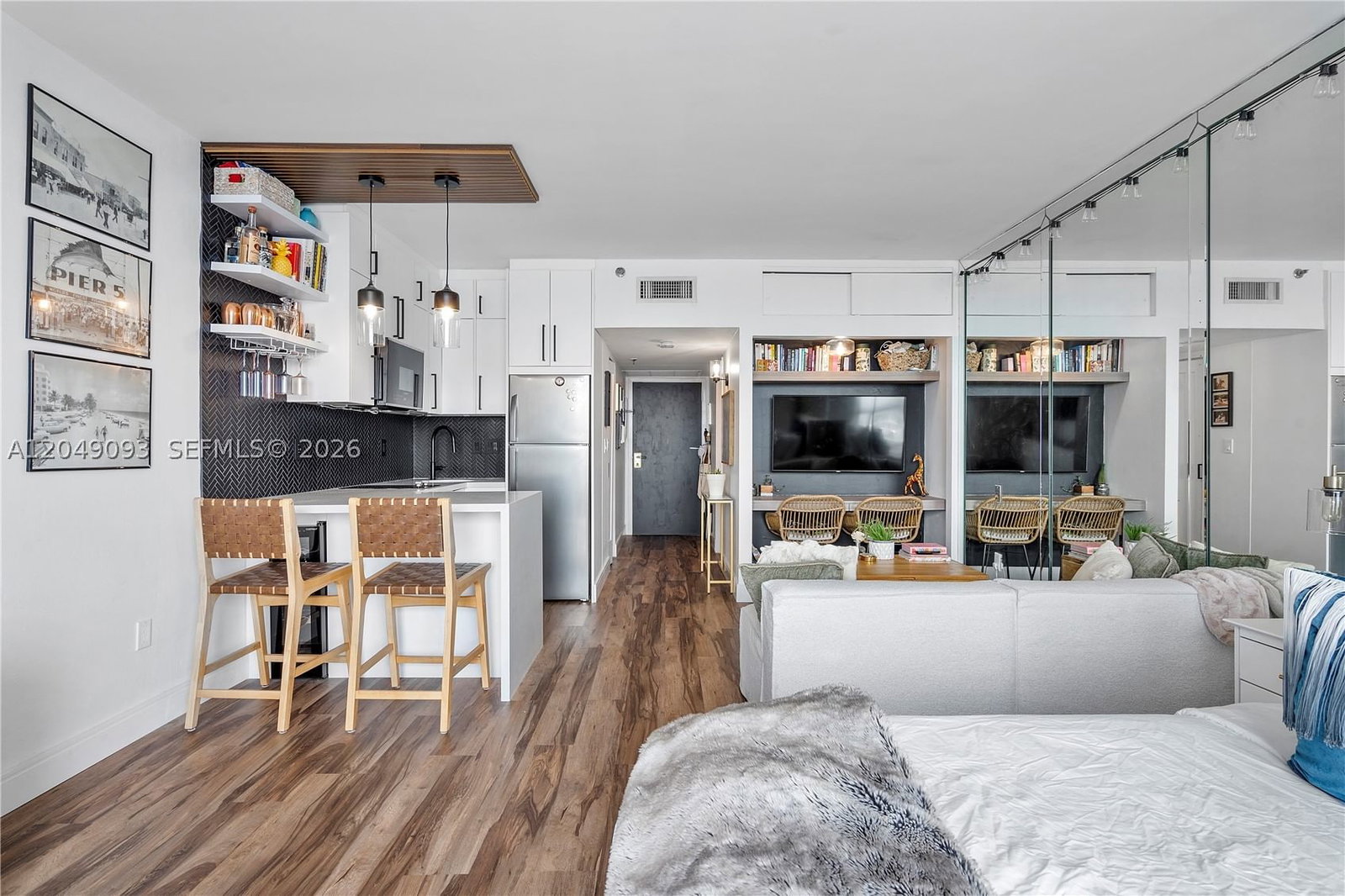 Real estate property located at 555 15th St #518, Miami-dade, Venetia Condo, Miami, FL