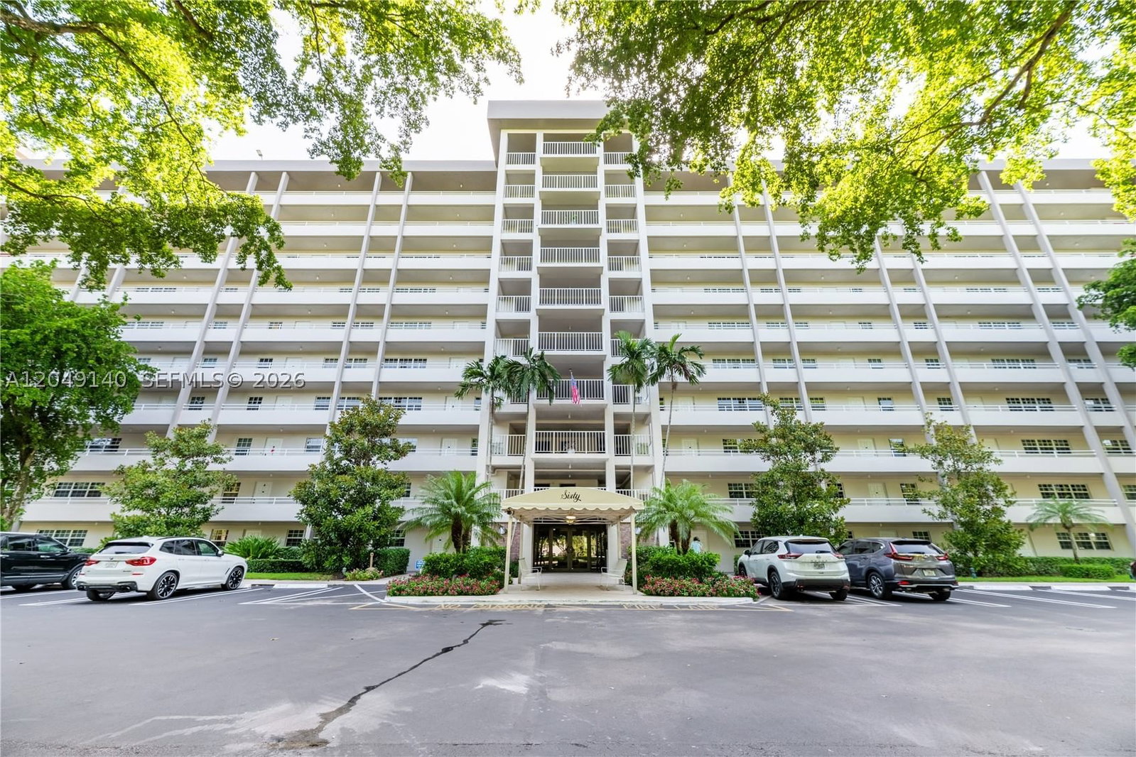 Real estate property located at 605 Oaks Dr #607, Broward, No 60 Palm-aire Country C, Pompano Beach, FL