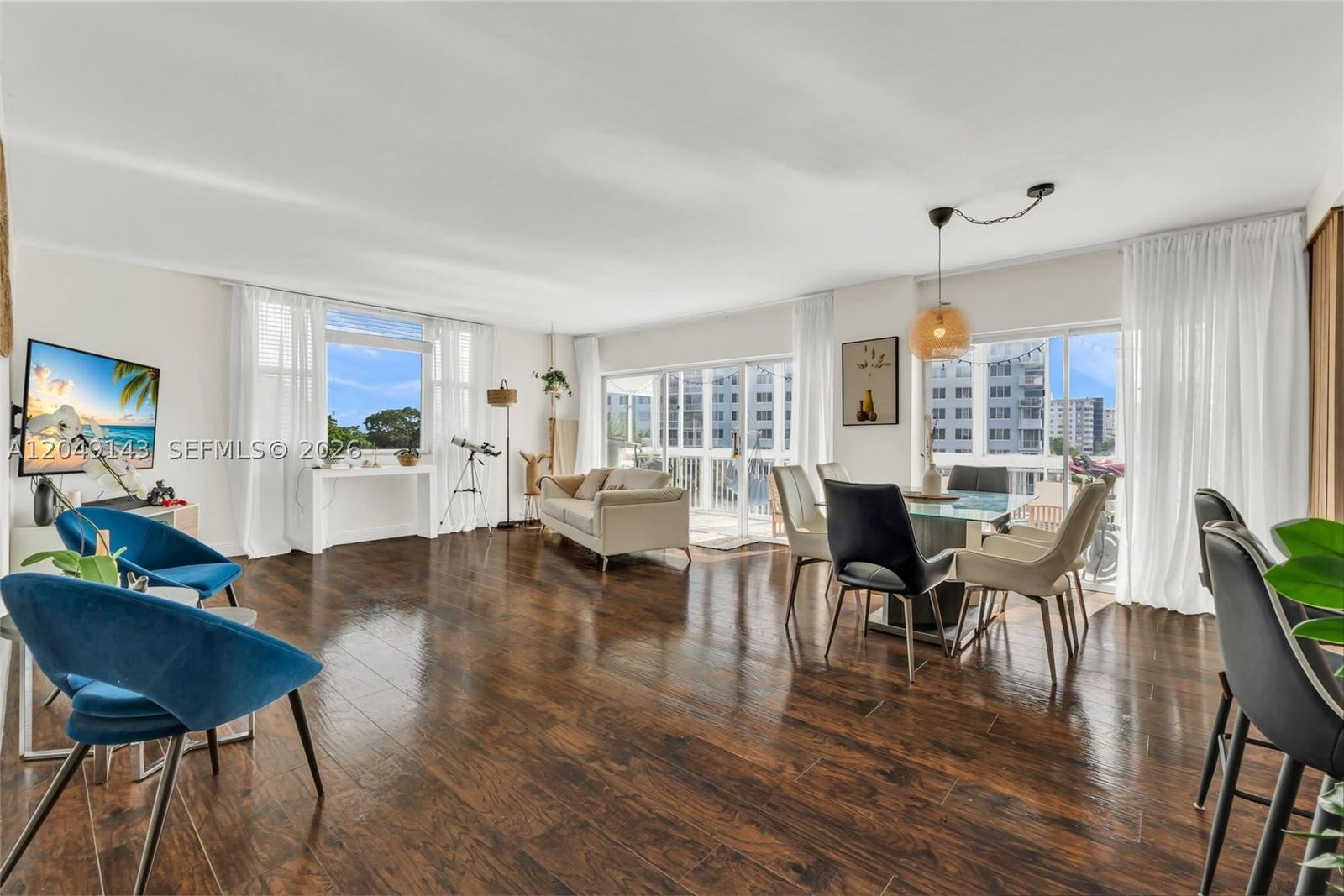 Real estate property located at 3800 Hillcrest Dr #422, Broward, Hillcrest East No 25 Cond, Hollywood, FL