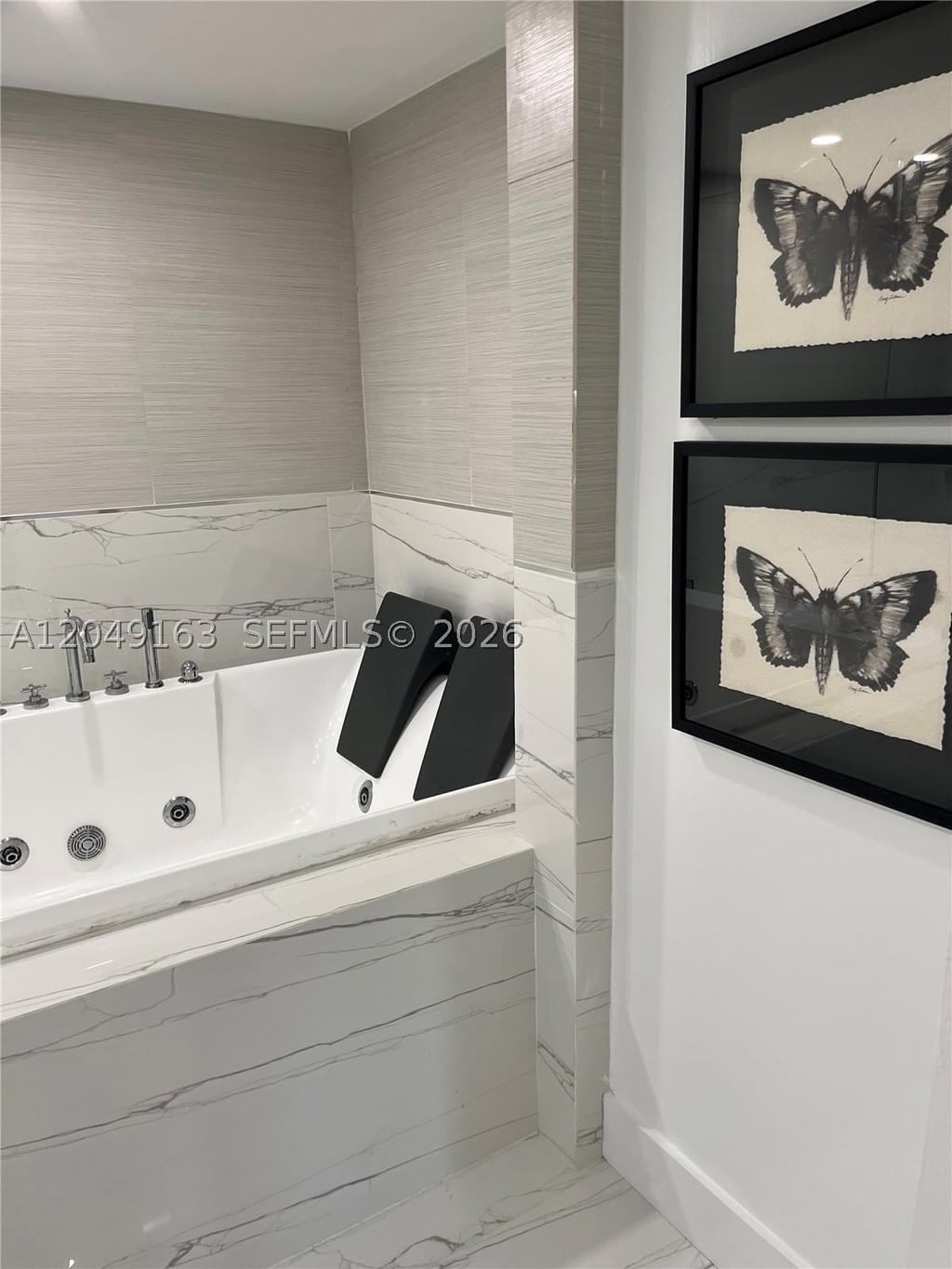 Real estate property located at 2301 Collins Ave #326, Miami-dade, Roney Palace Condo, Miami Beach, FL