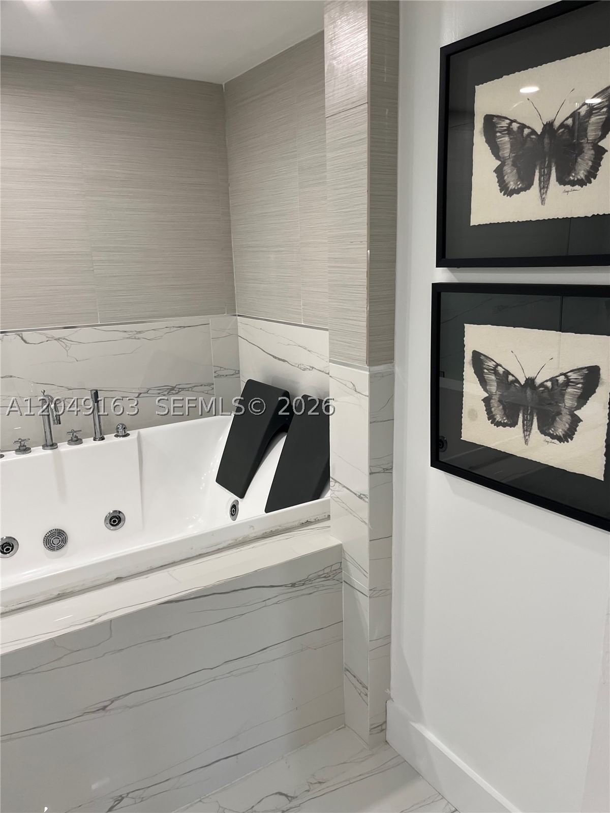 Real estate property located at 2301 Collins Ave #326, Miami-dade, Roney Palace Condo, Miami Beach, FL