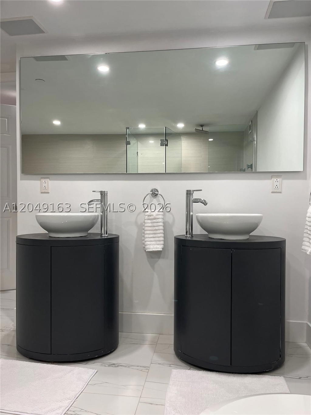 Real estate property located at 2301 Collins Ave #326, Miami-dade, Roney Palace Condo, Miami Beach, FL