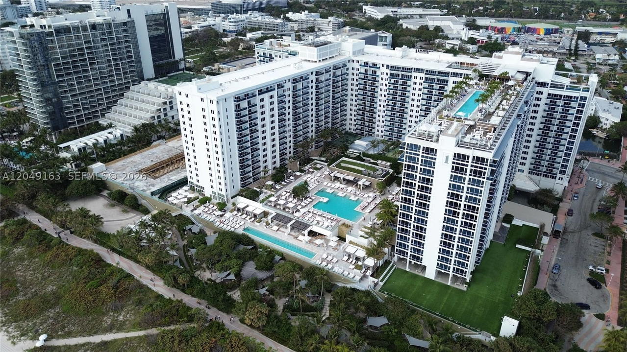 Real estate property located at 2301 Collins Ave #326, Miami-dade, Roney Palace Condo, Miami Beach, FL