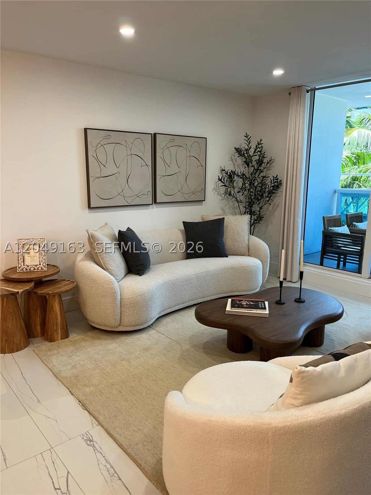 Real estate property located at 2301 Collins Ave #326, Miami-dade, Roney Palace Condo, Miami Beach, FL