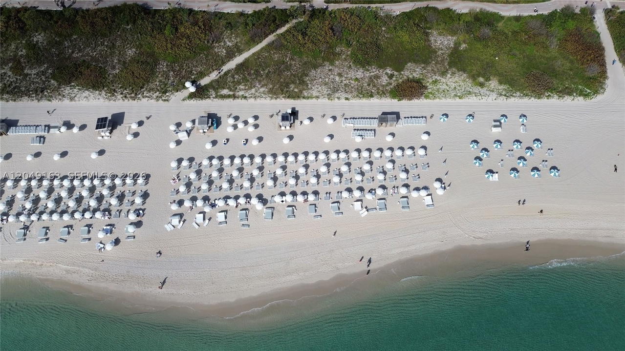 Real estate property located at 2301 Collins Ave #326, Miami-dade, Roney Palace Condo, Miami Beach, FL