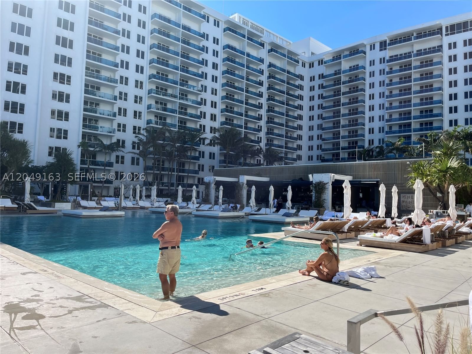 Real estate property located at 2301 Collins Ave #326, Miami-dade, Roney Palace Condo, Miami Beach, FL