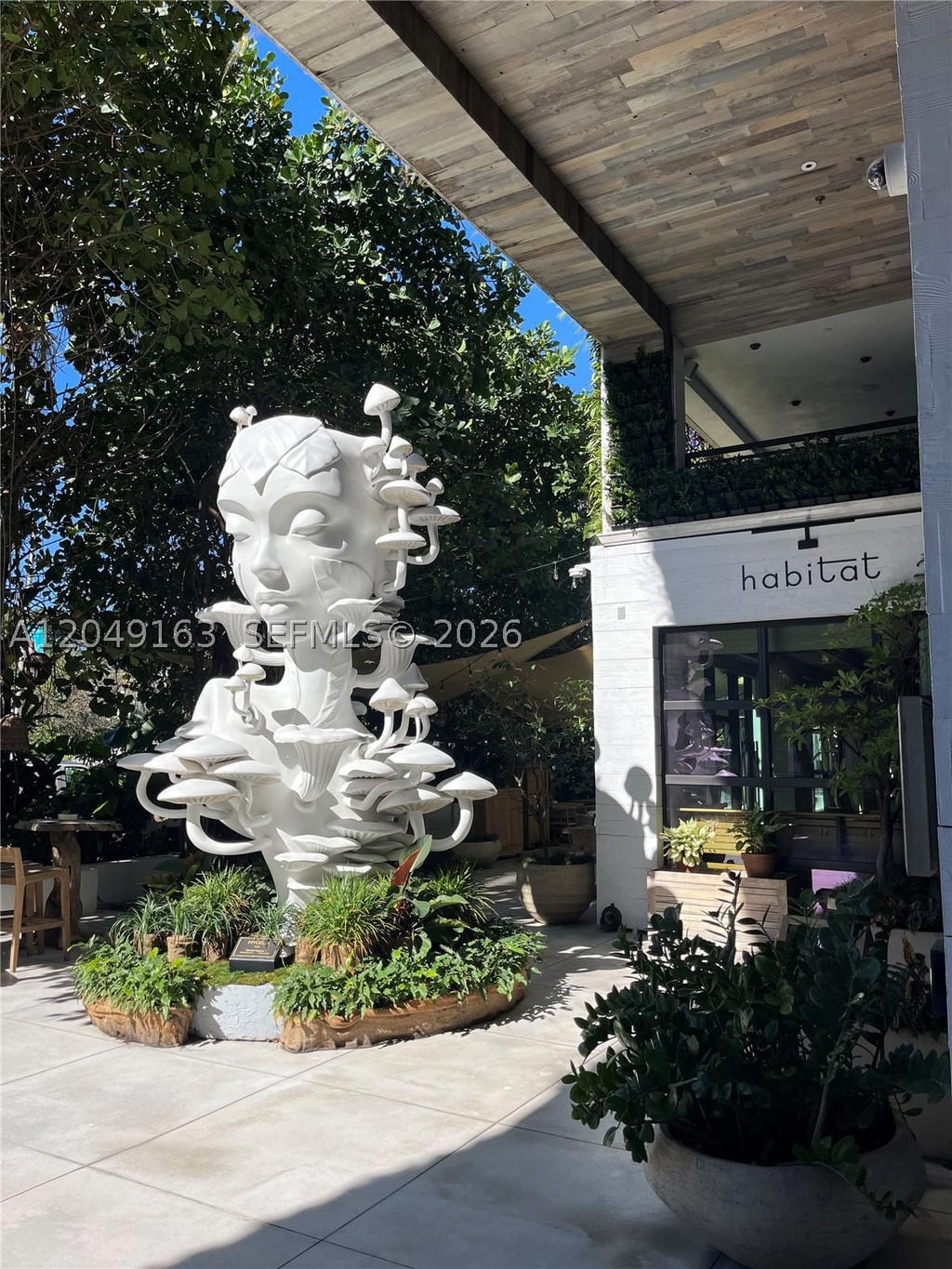 Real estate property located at 2301 Collins Ave #326, Miami-dade, Roney Palace Condo, Miami Beach, FL