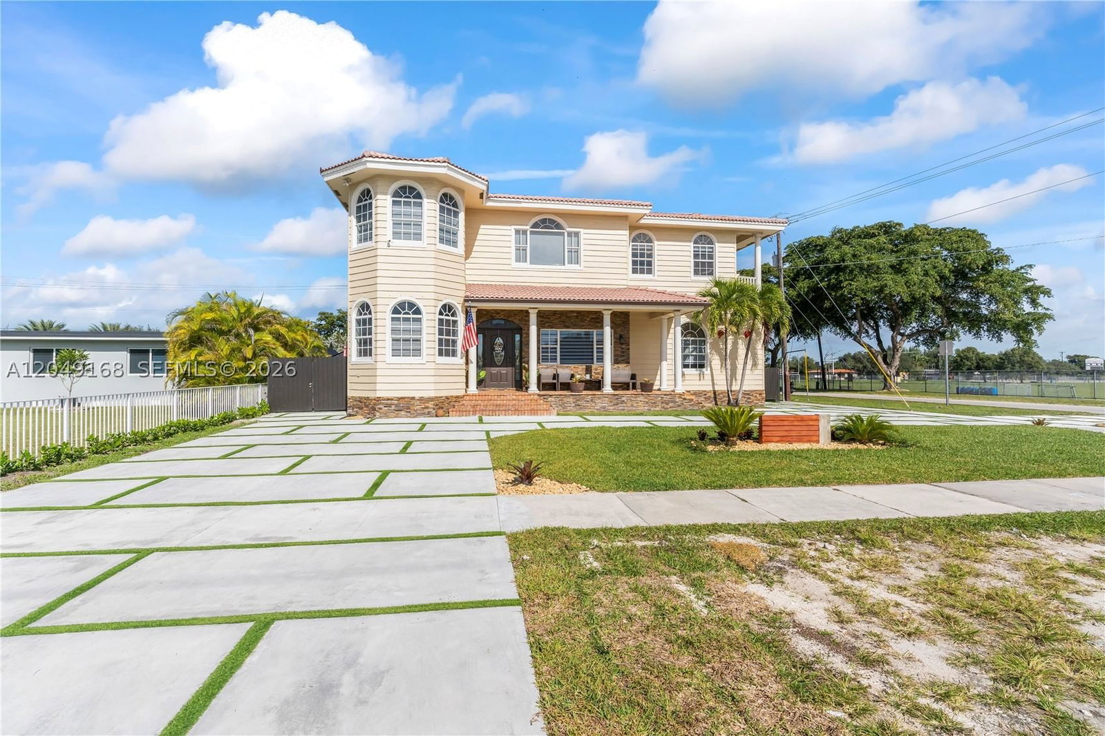 Real estate property located at 901 Dove Ave, Miami-dade, Vann Sub, Miami Springs, FL