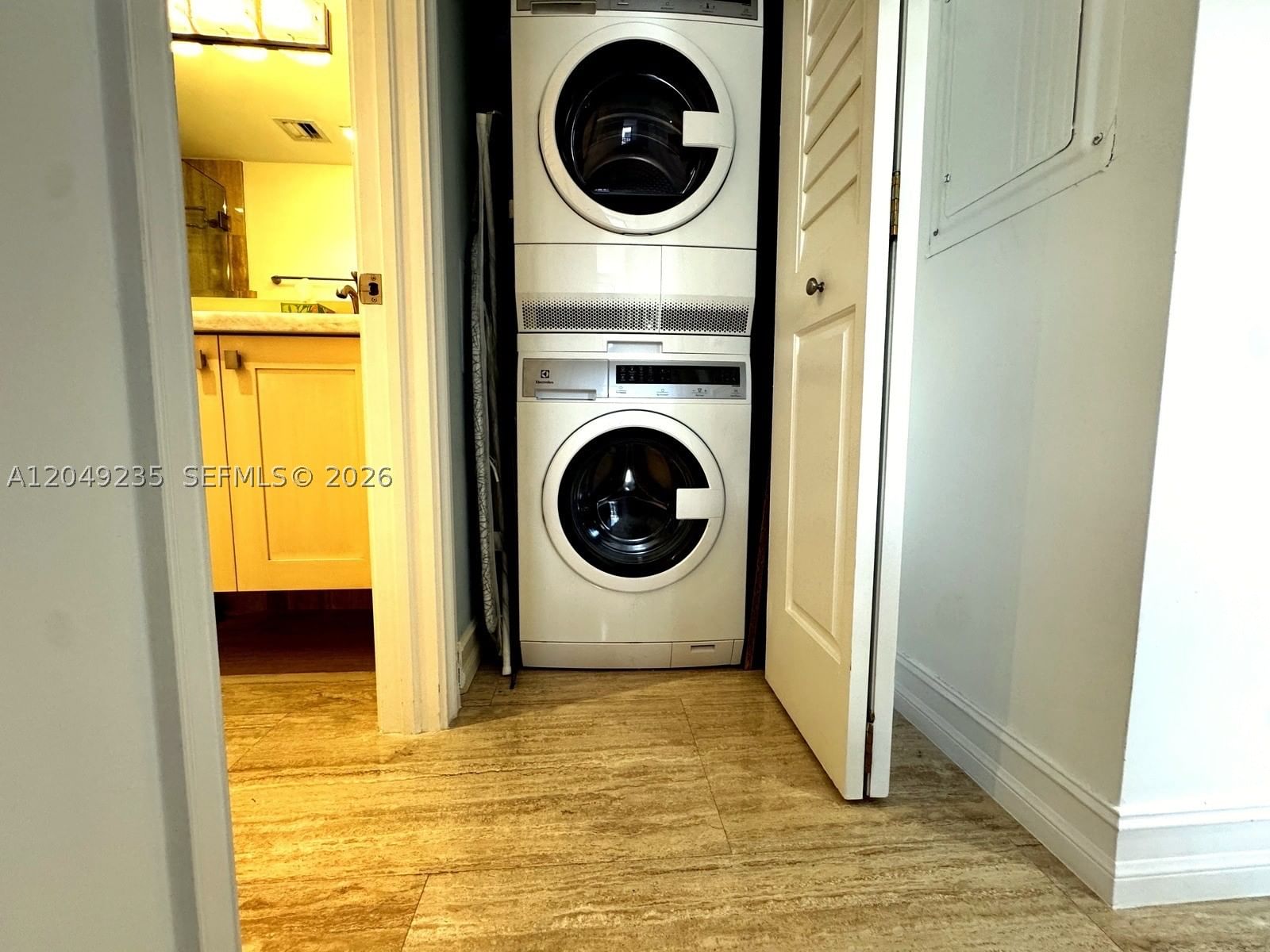 Real estate property located at 1680 Ocean Ln #251, Broward, Oceanage Condo, Fort Lauderdale, FL