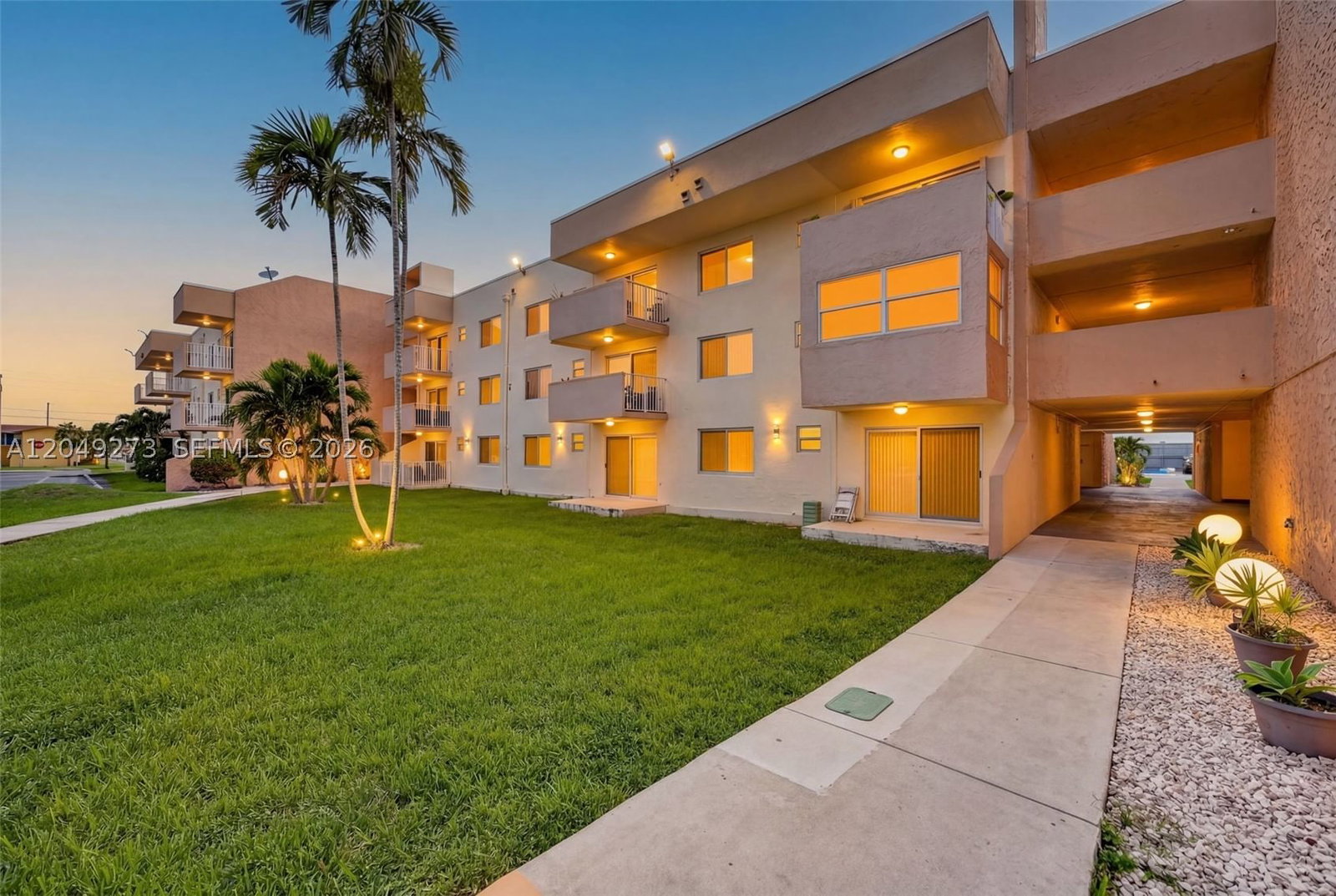 Real estate property located at 10300 Coral Way C25, Miami-dade, Coral Way Village Condo, Miami, FL
