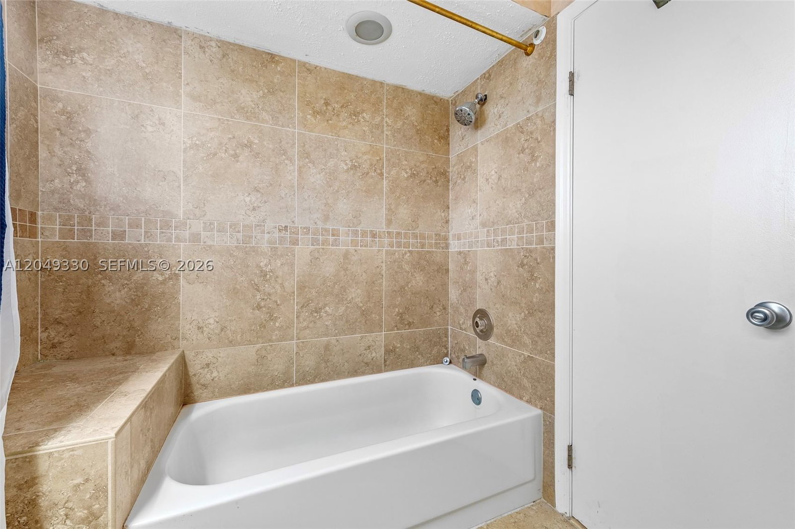 Real estate property located at 8220 Waterford Ln, Broward, Woodmont Tract 48, Tamarac, FL