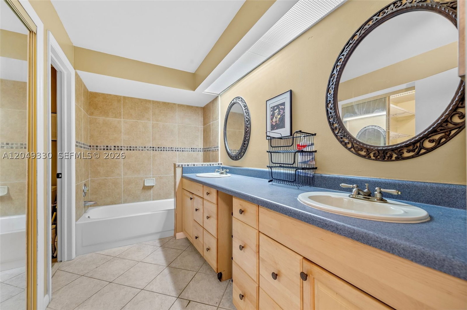 Real estate property located at 8220 Waterford Ln, Broward, Woodmont Tract 48, Tamarac, FL