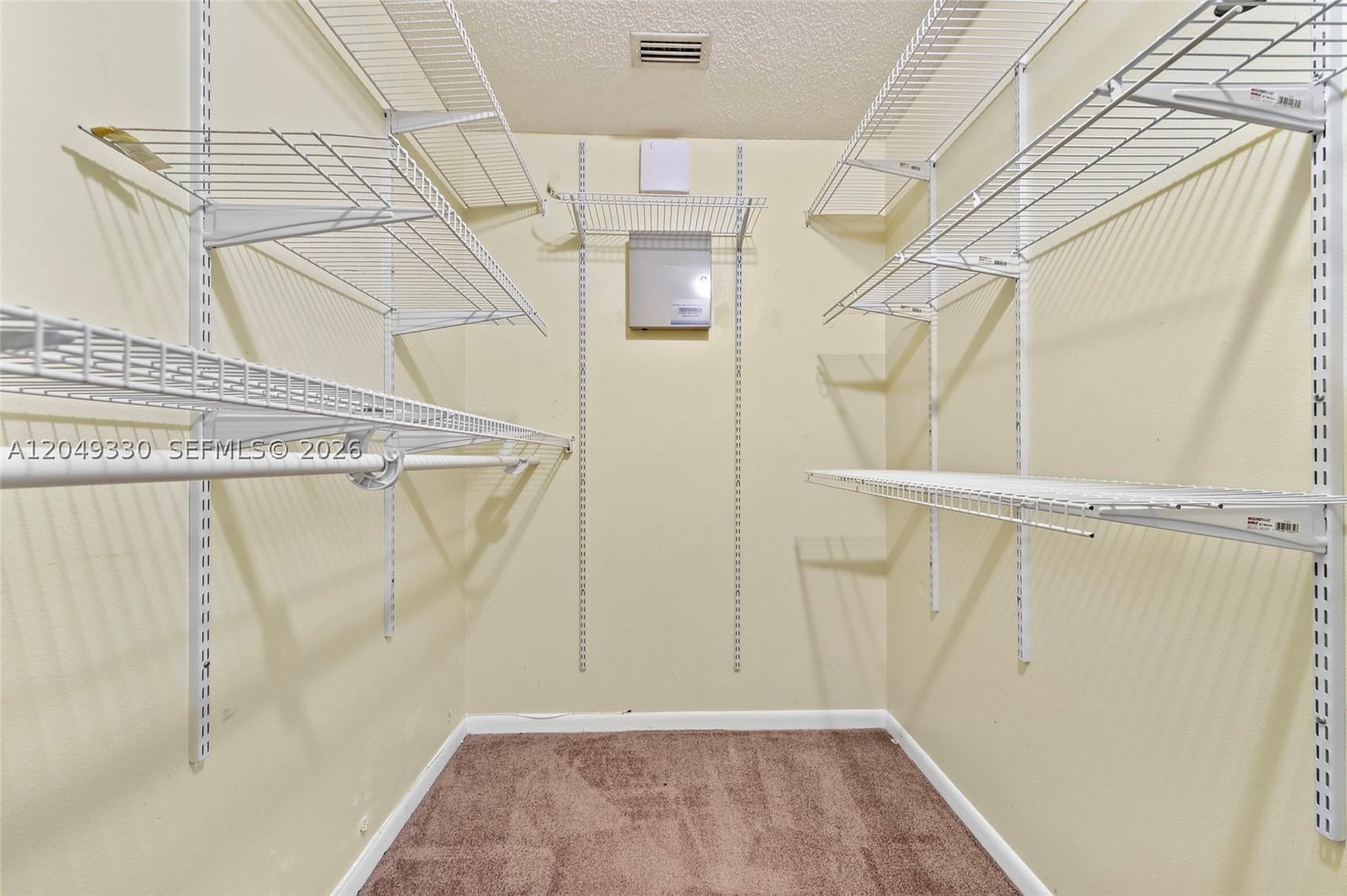 Real estate property located at 8220 Waterford Ln, Broward, Woodmont Tract 48, Tamarac, FL