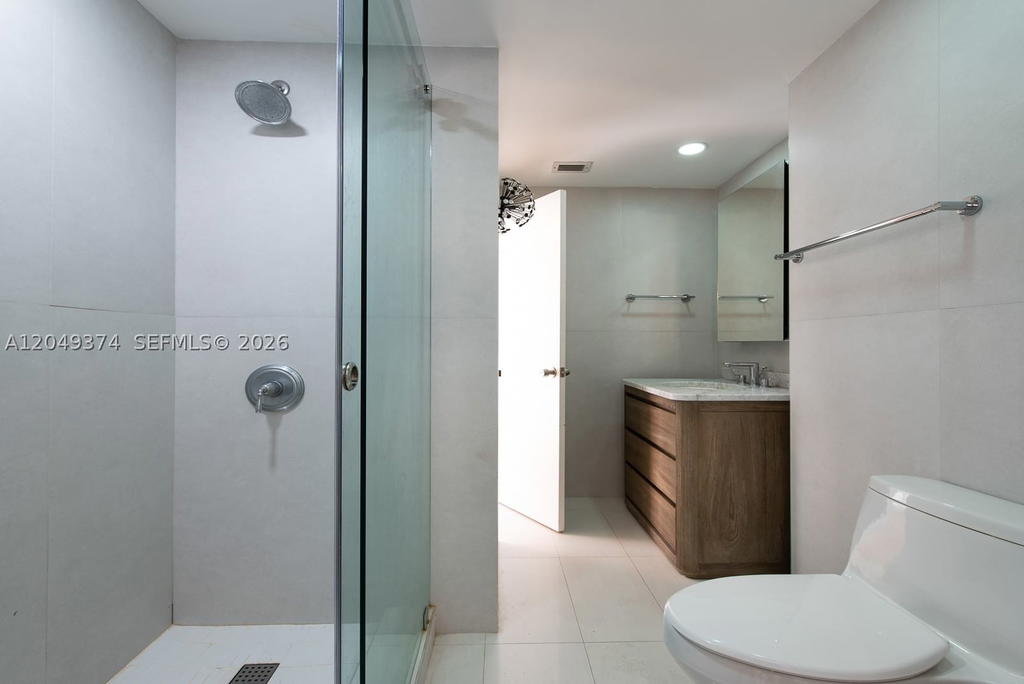 Real estate property located at 800 West Ave #631, Miami-dade, South Bay Club Condo, Miami Beach, FL