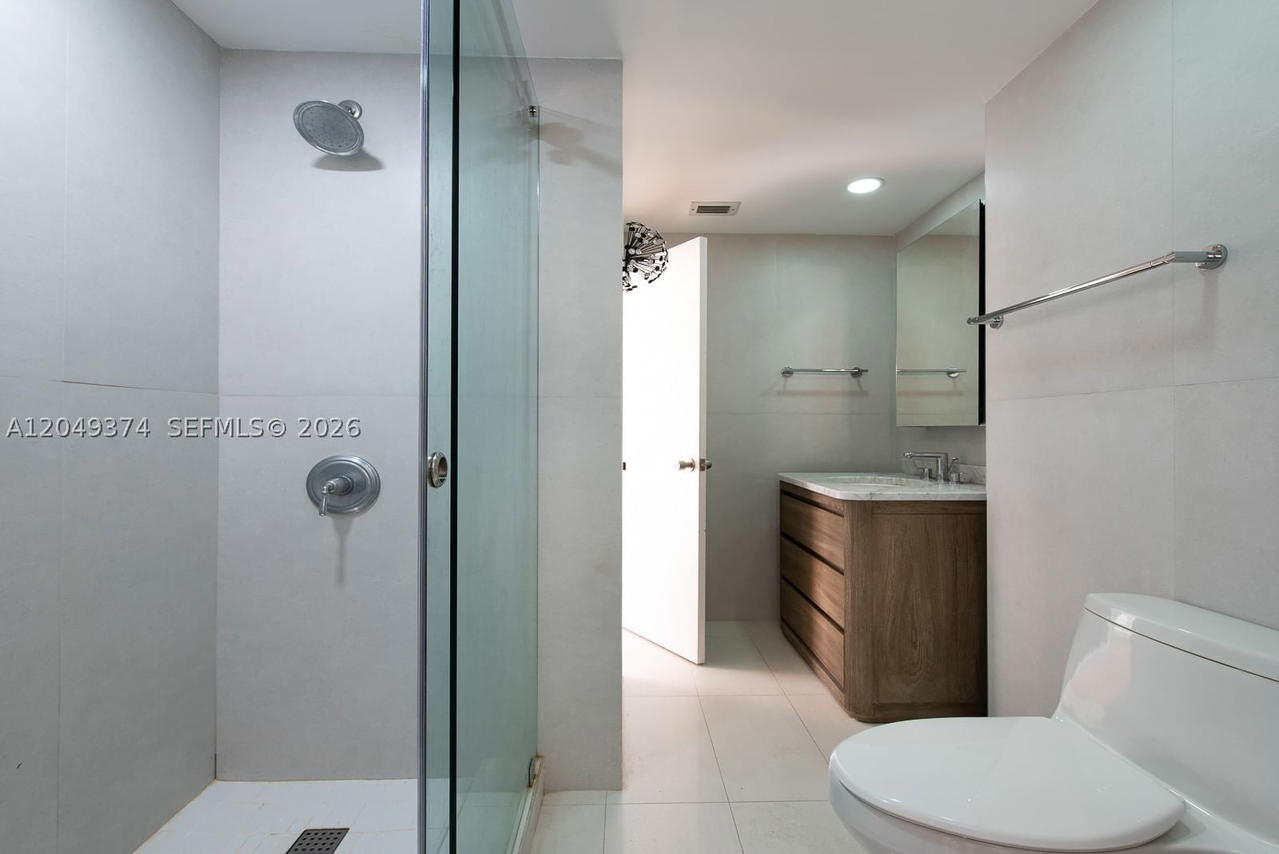Real estate property located at 800 West Ave #631, Miami-dade, South Bay Club Condo, Miami Beach, FL