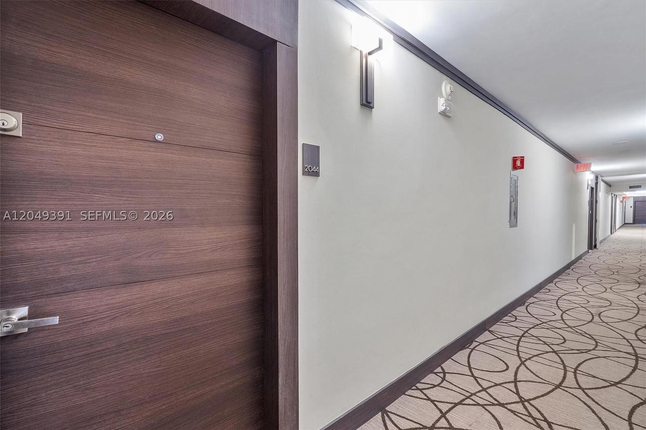 Real estate property located at 20515 Country Club Dr #2044, Miami-dade, Waterview Condo, Aventura, FL