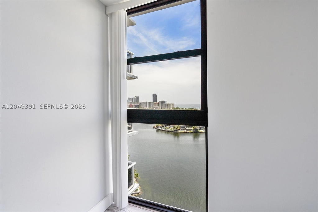 Real estate property located at 20515 Country Club Dr #2044, Miami-dade, Waterview Condo, Aventura, FL